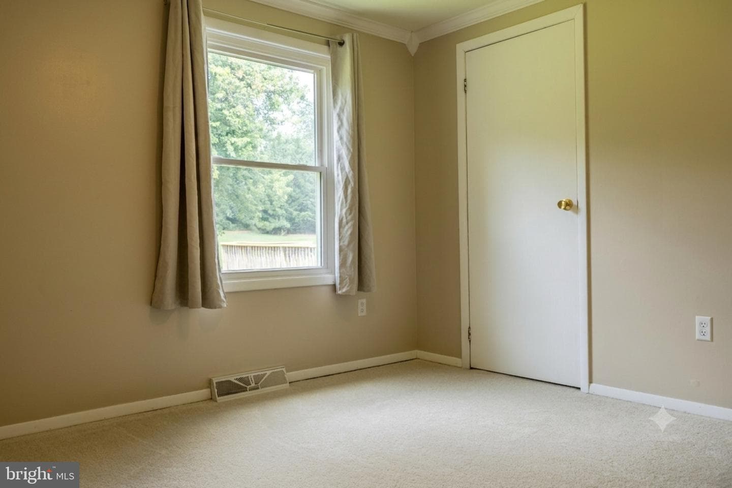 273 Smeach Drive photo 22