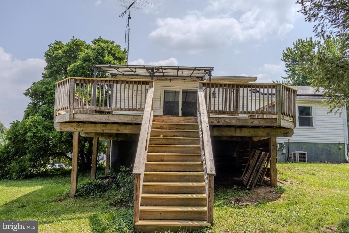273 Smeach Drive photo 41