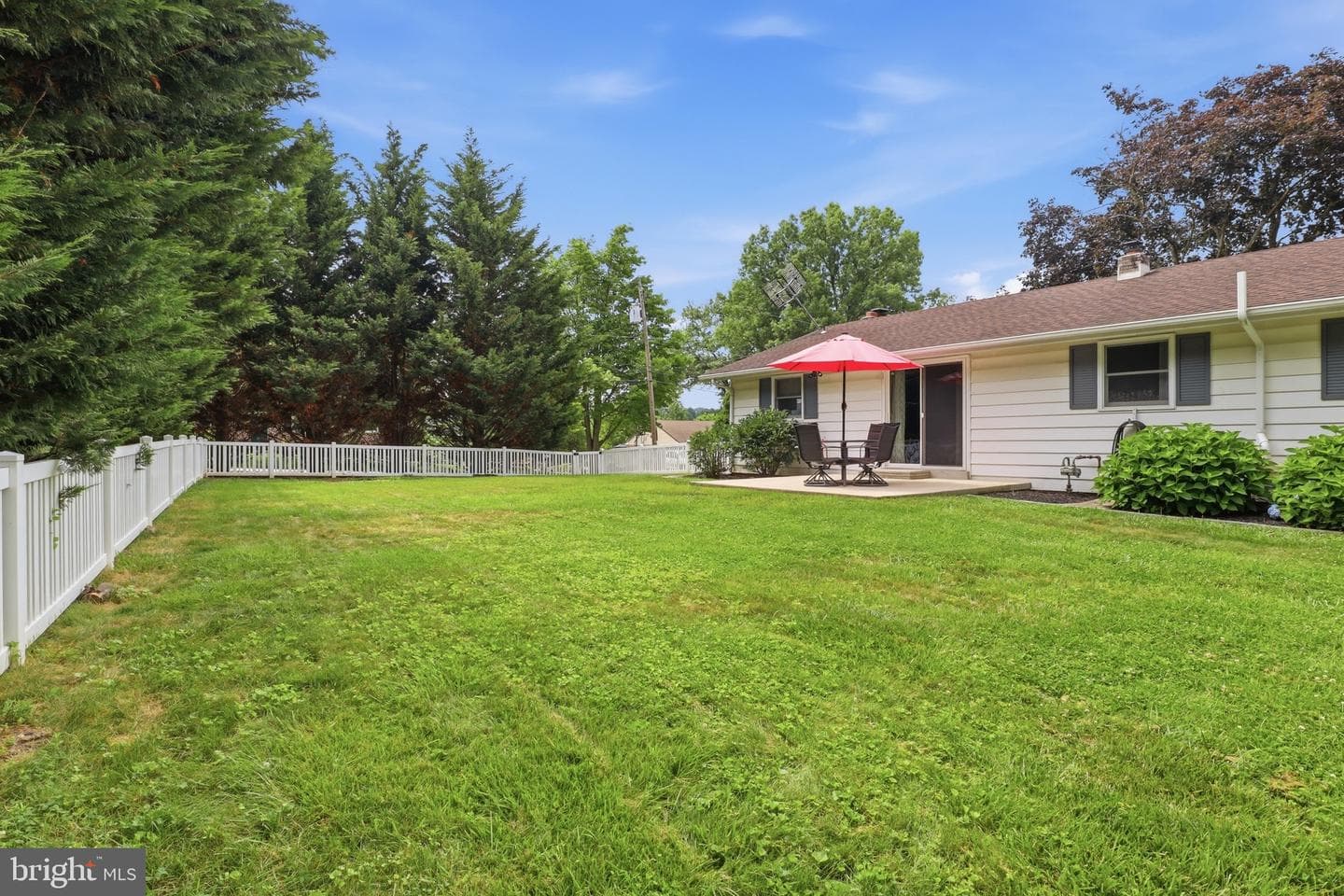 137 Ridgefield Drive photo 35