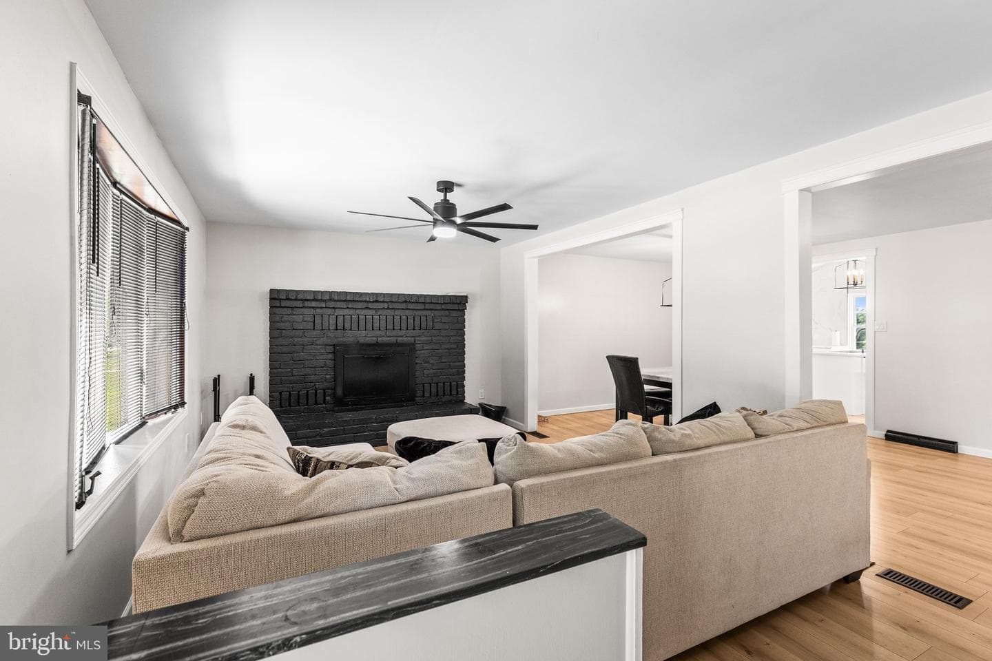 29 Colonial Drive photo 5