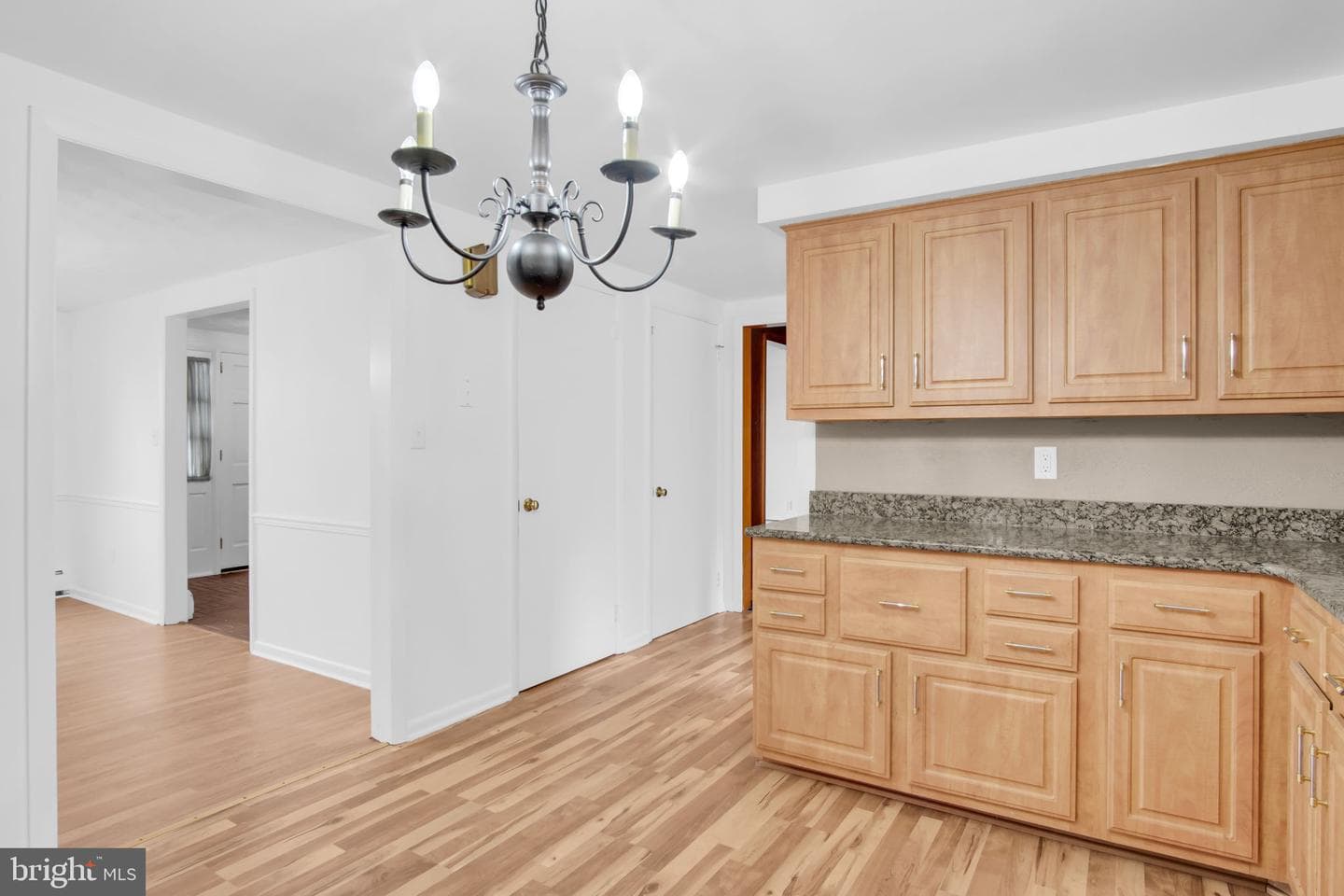 811 Greenbriar Road photo 21
