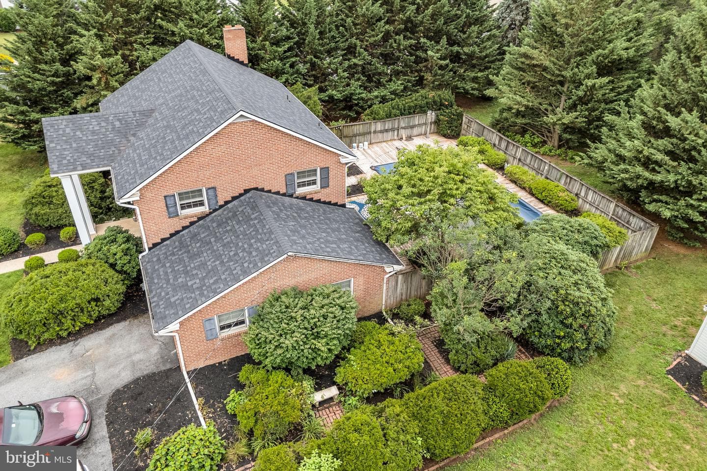 811 Greenbriar Road photo 6