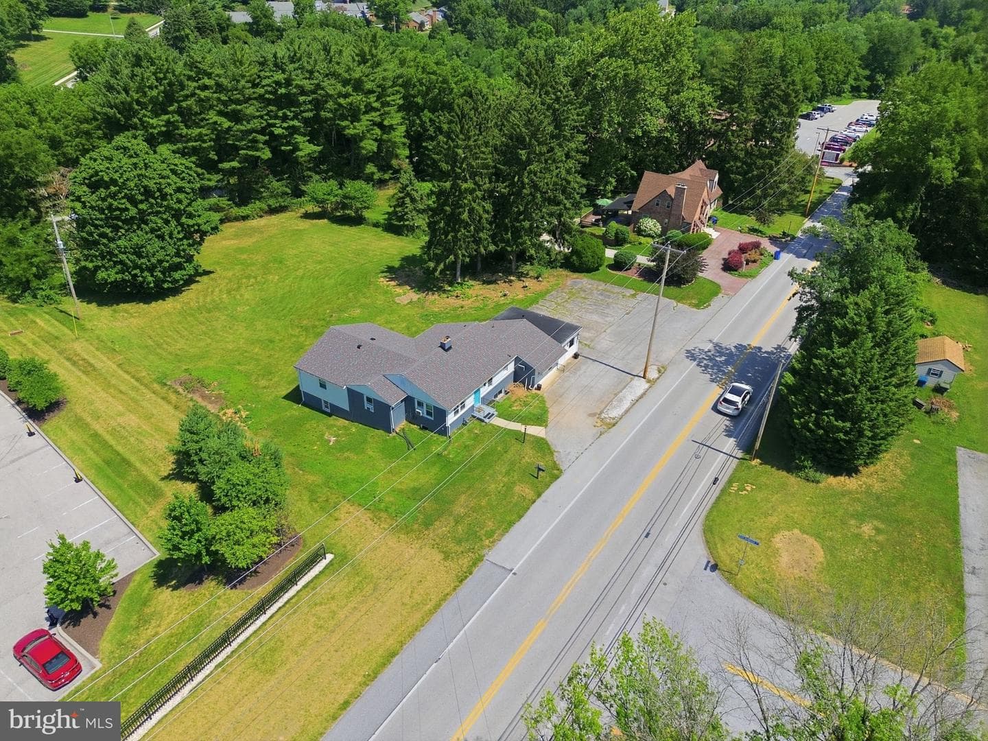 2260 S George Street photo 48