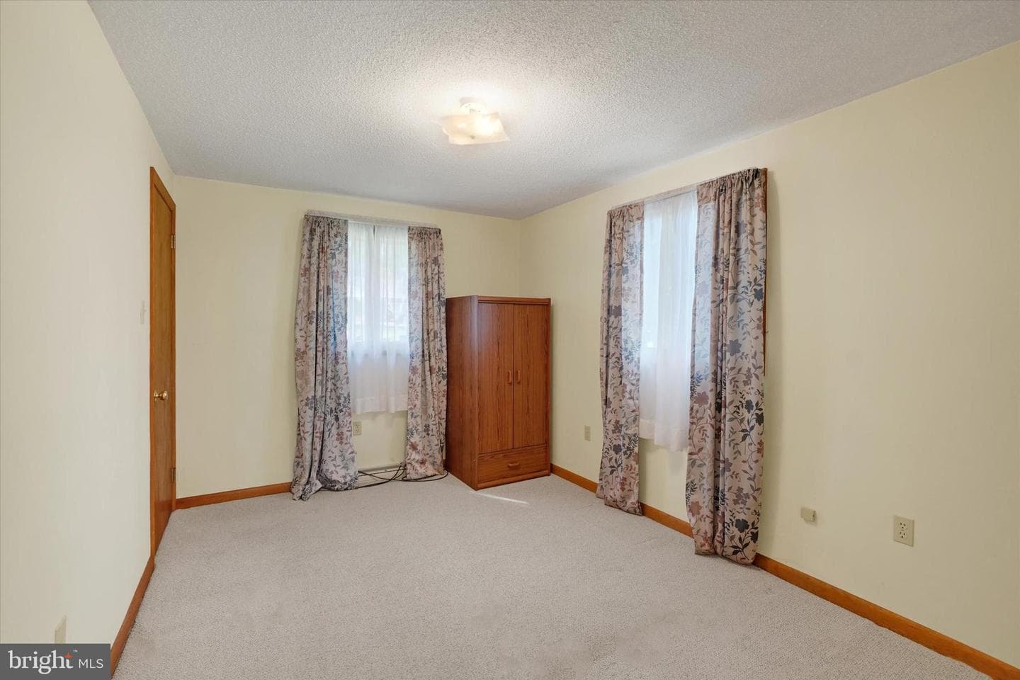 406 Beaumont Road photo 11