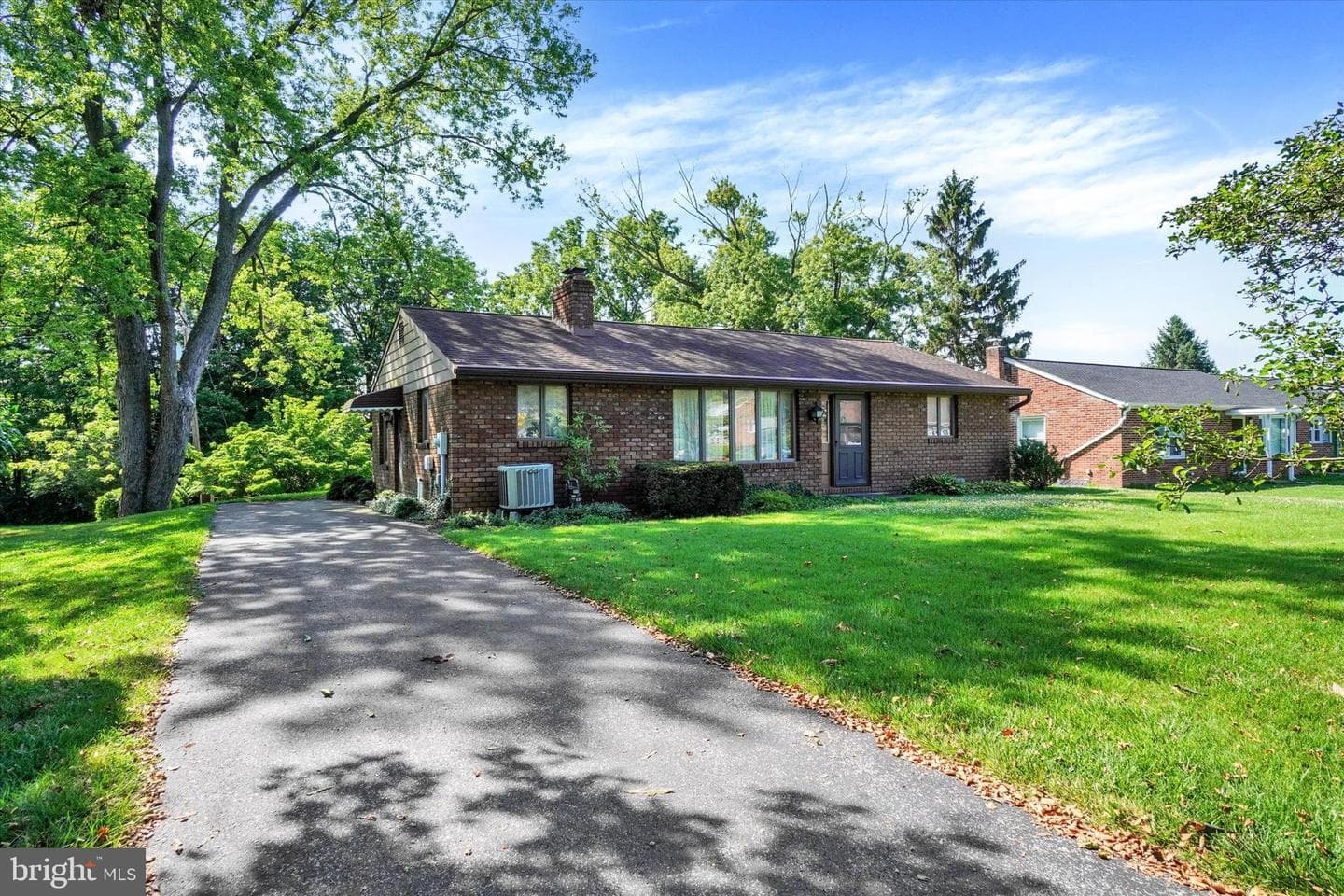 406 Beaumont Road photo 3