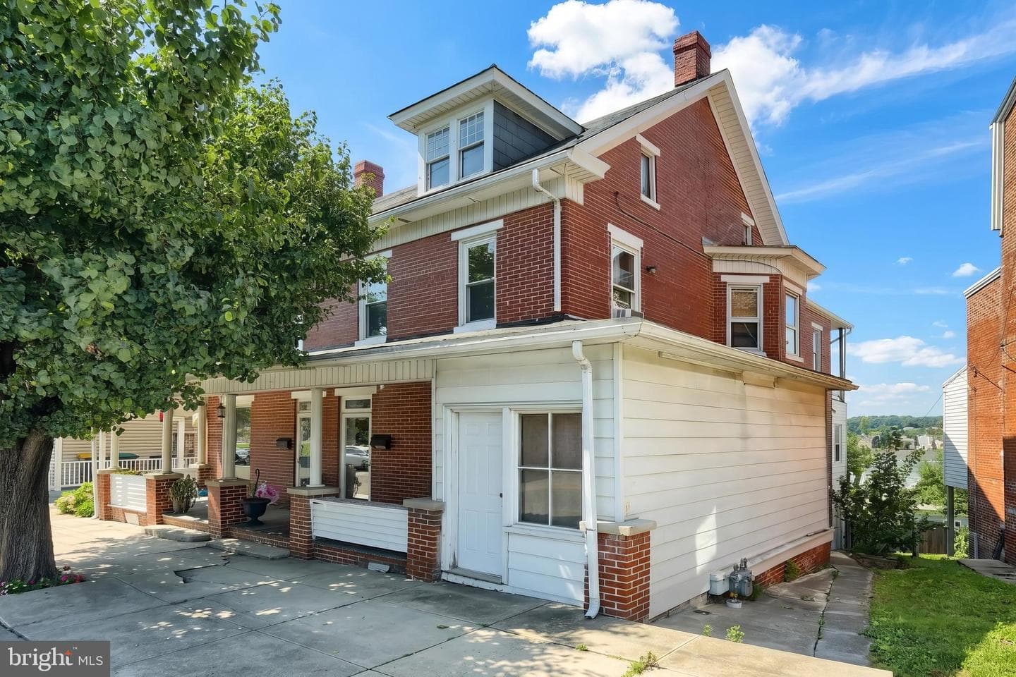 509 W Broadway photo 3