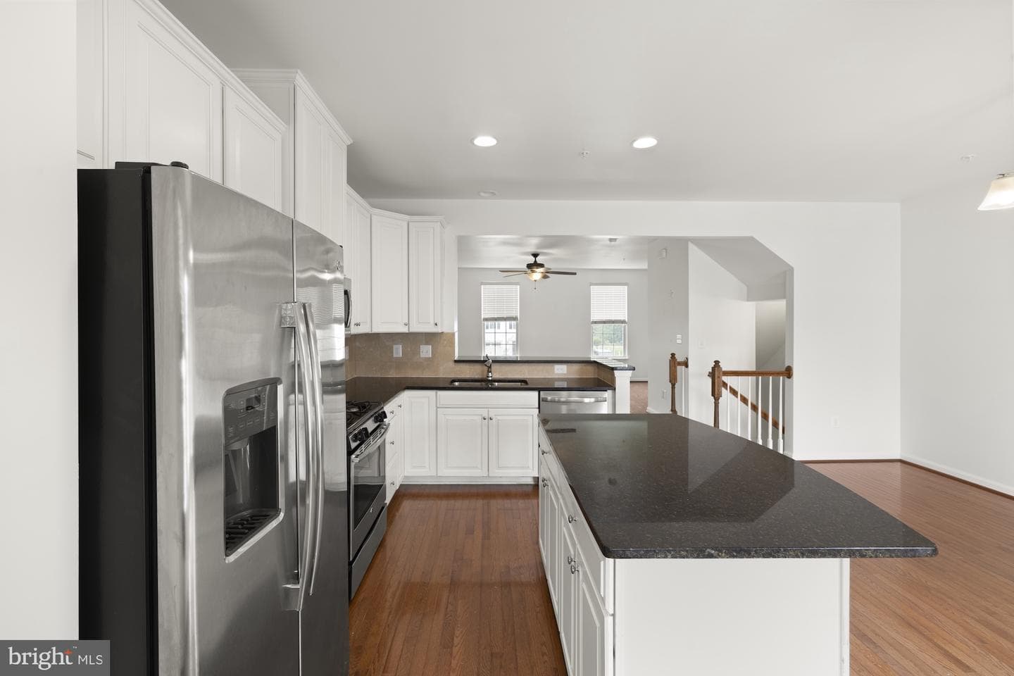 418 Charles Avenue photo 21