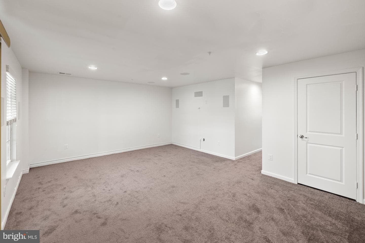 418 Charles Avenue photo 27