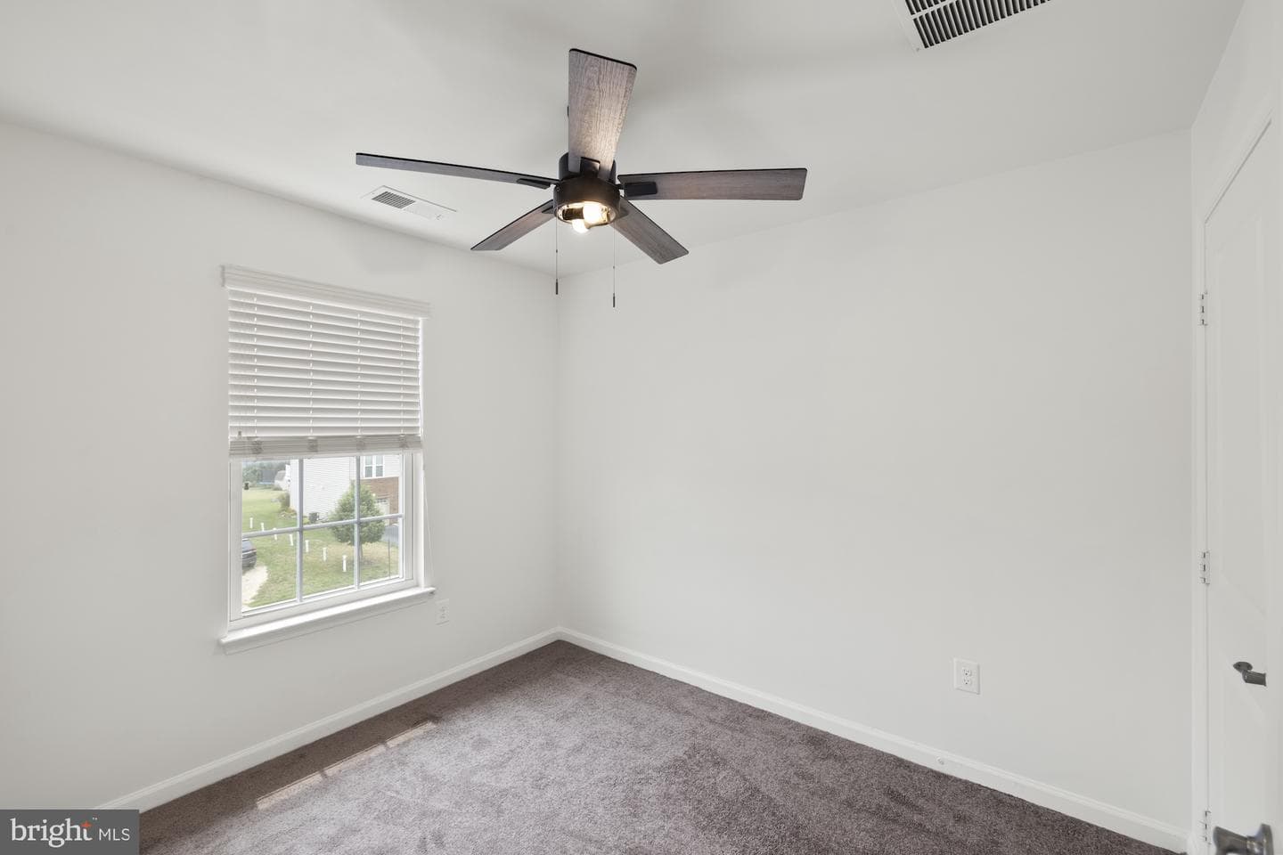 418 Charles Avenue photo 6