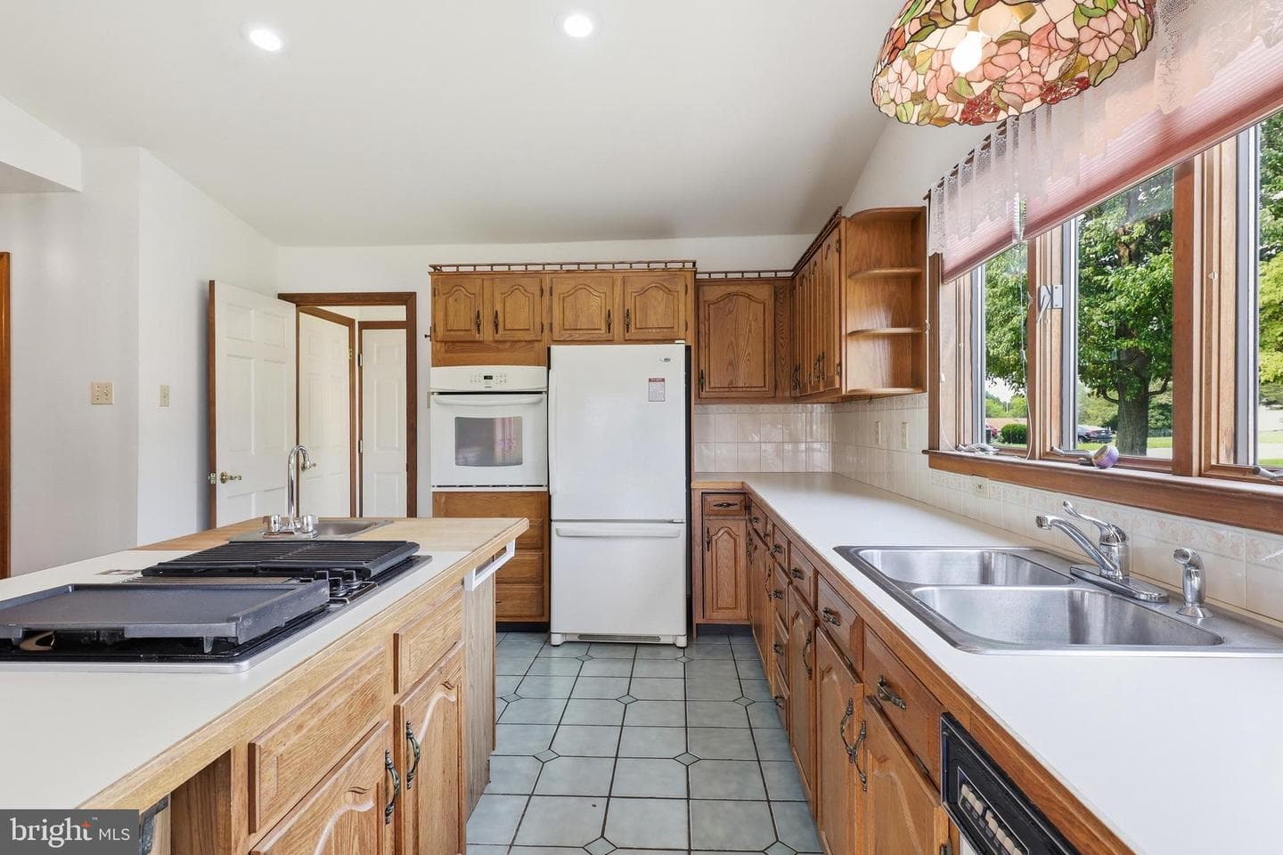 2884 Sunset Drive photo 5