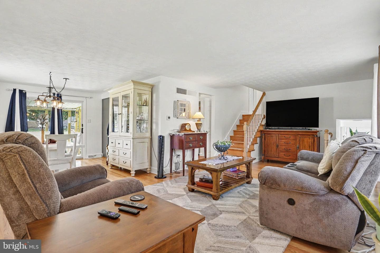 398 Folkstone Way, York