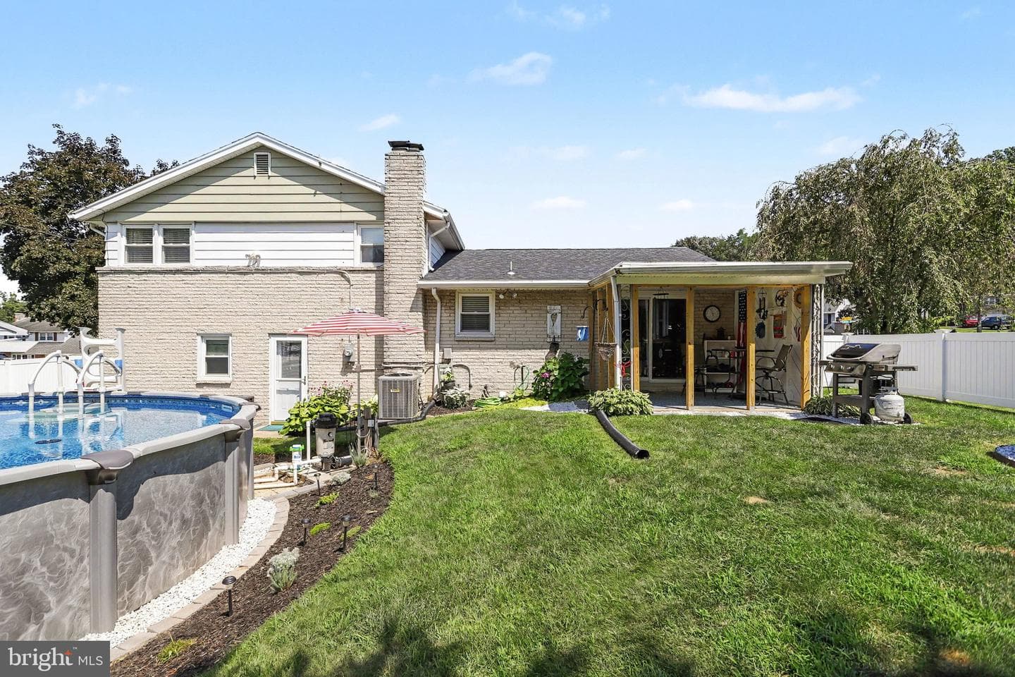 398 Folkstone Way photo 21