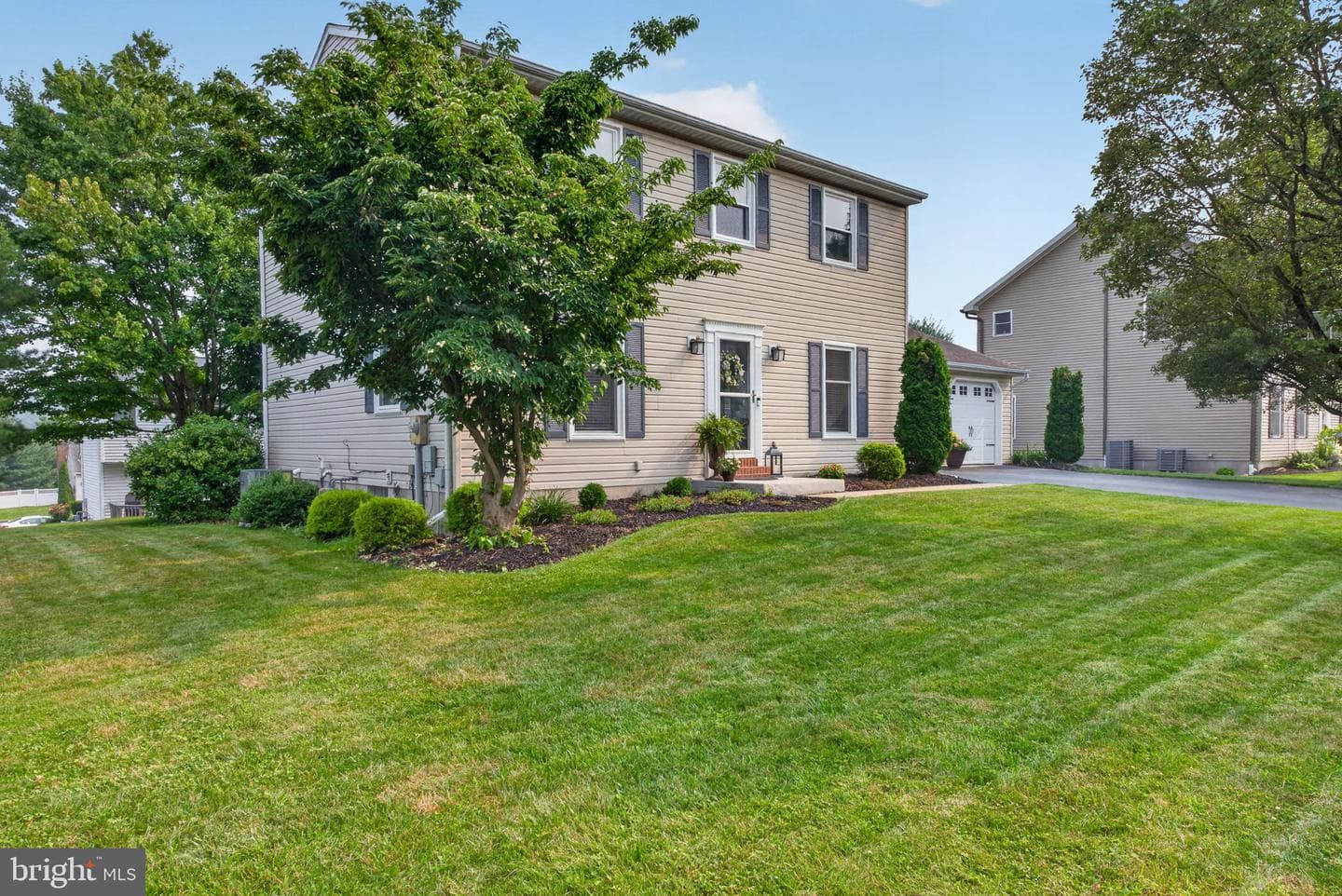 432 White Rose Lane photo 4
