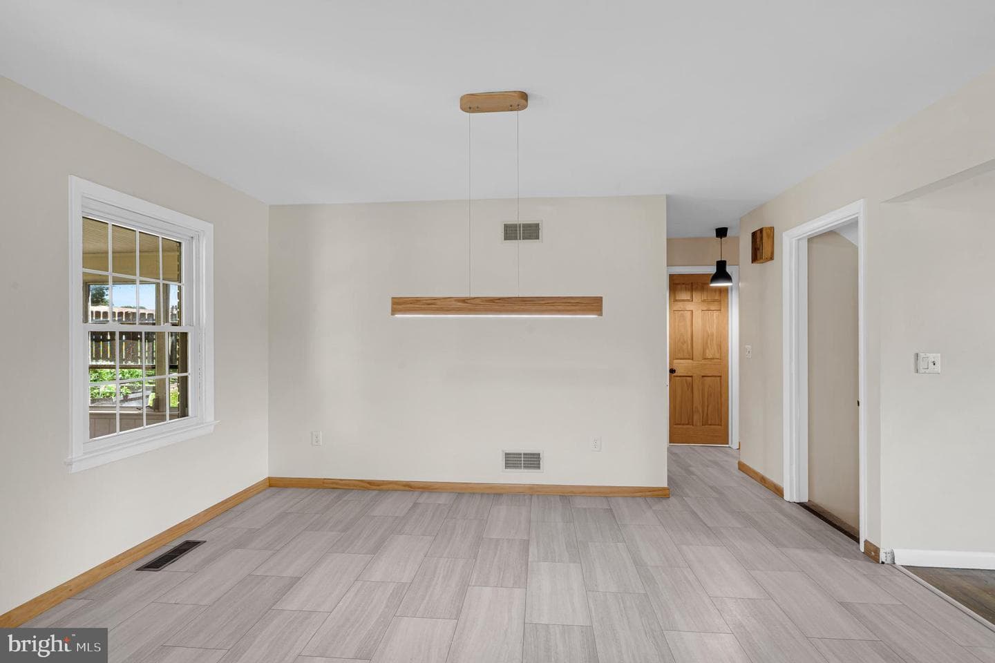 1150 Westminster Avenue photo 10