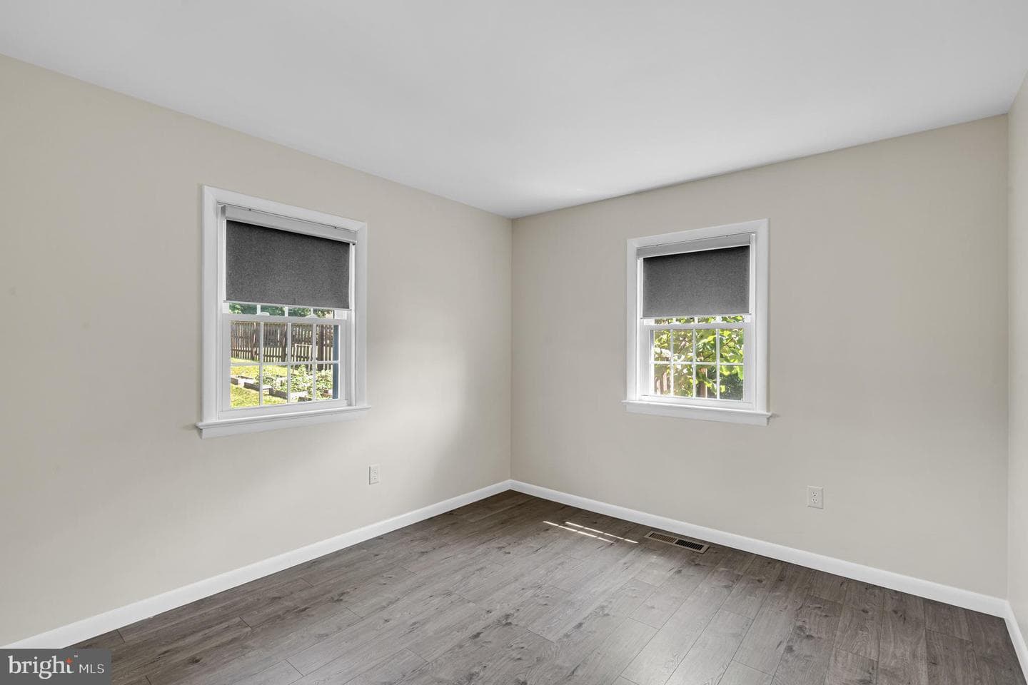 1150 Westminster Avenue photo 13
