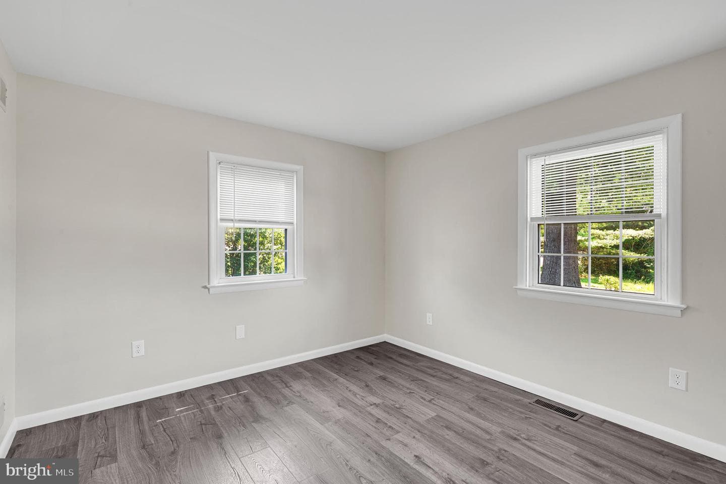 1150 Westminster Avenue photo 15