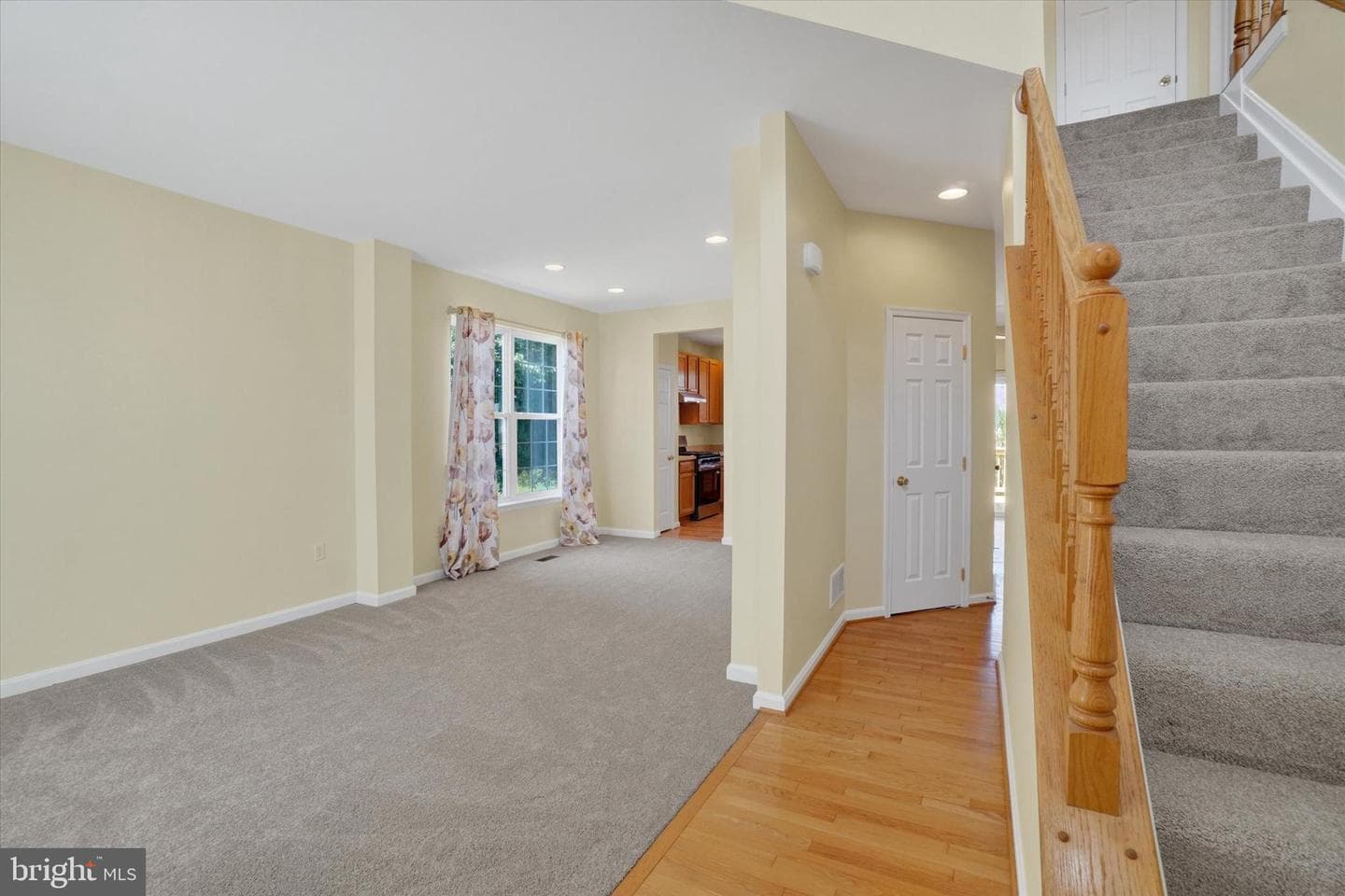 906 Millcreek Road photo 3