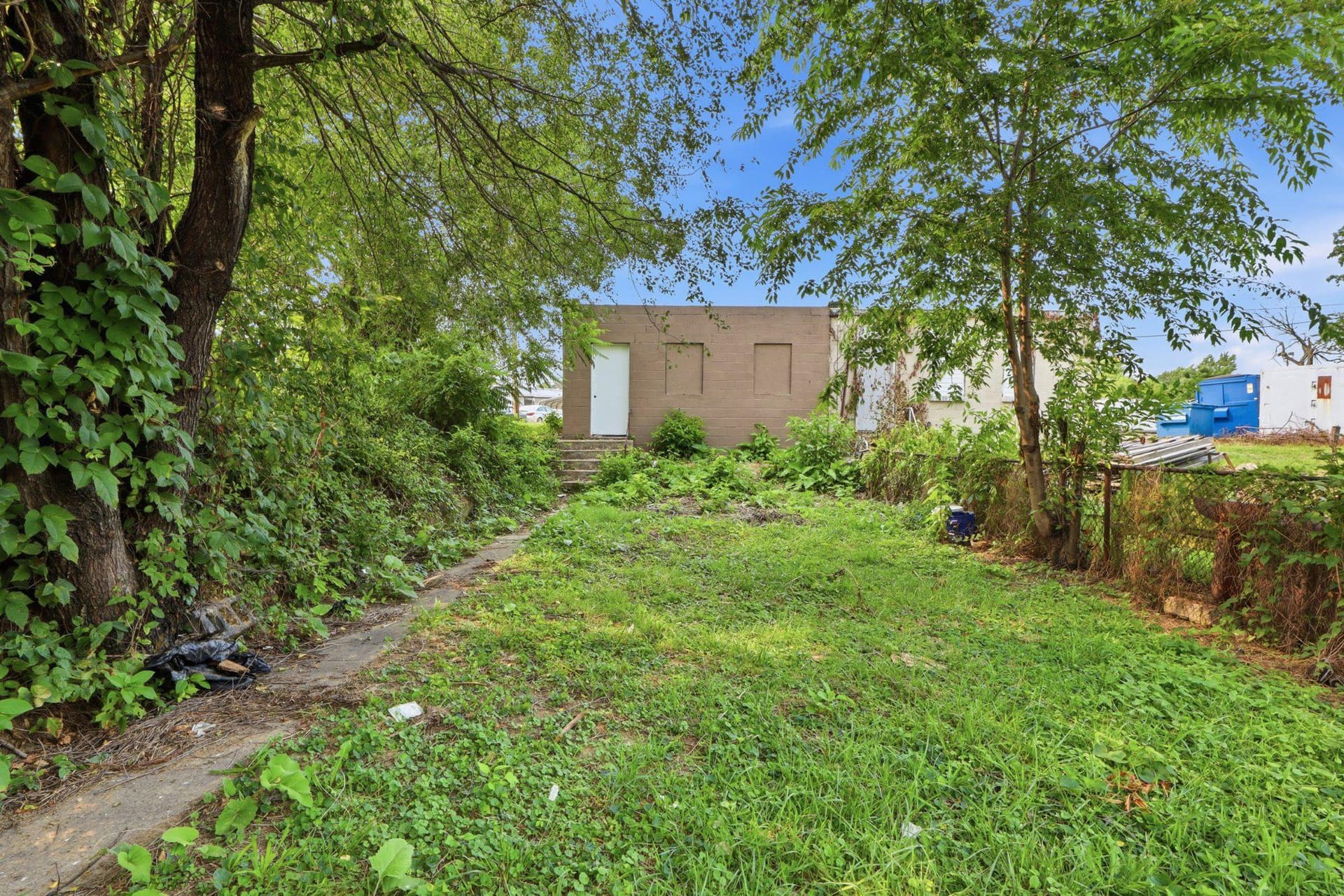 1269 E Philadelphia Street photo 35