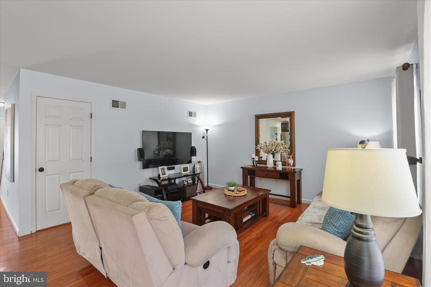 135 Surrey Lane photo 19
