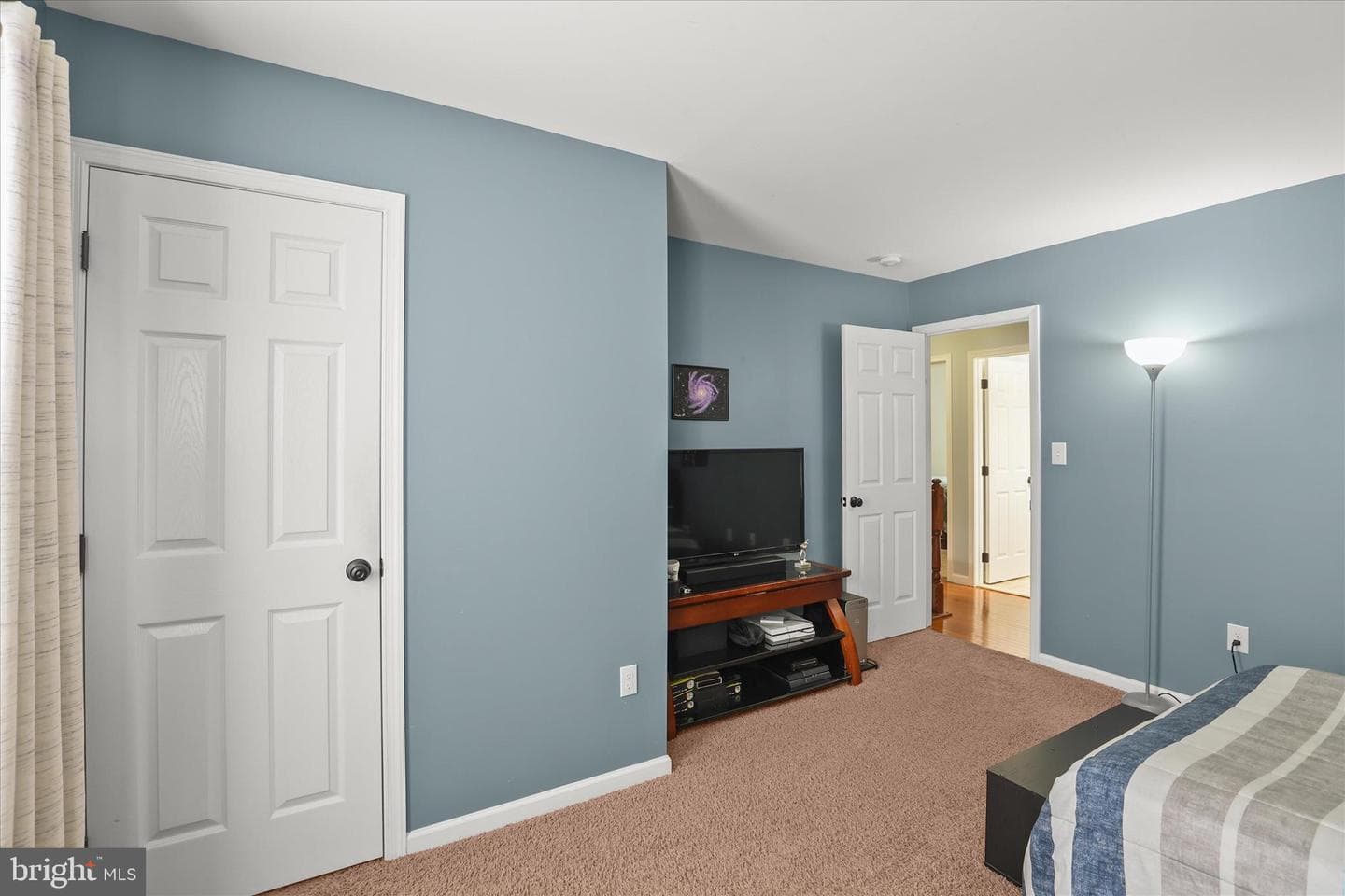 135 Surrey Lane photo 23