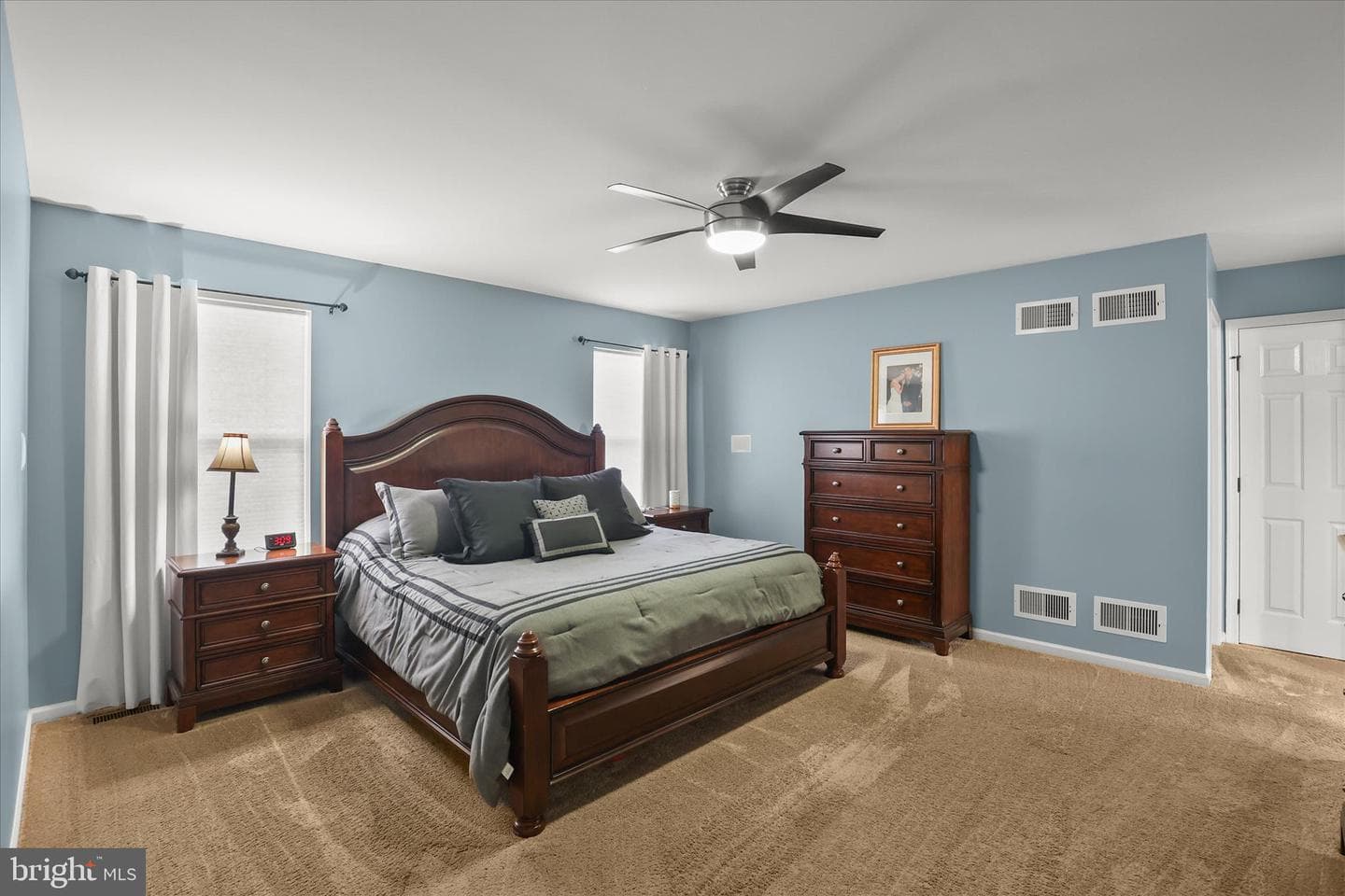 135 Surrey Lane photo 24