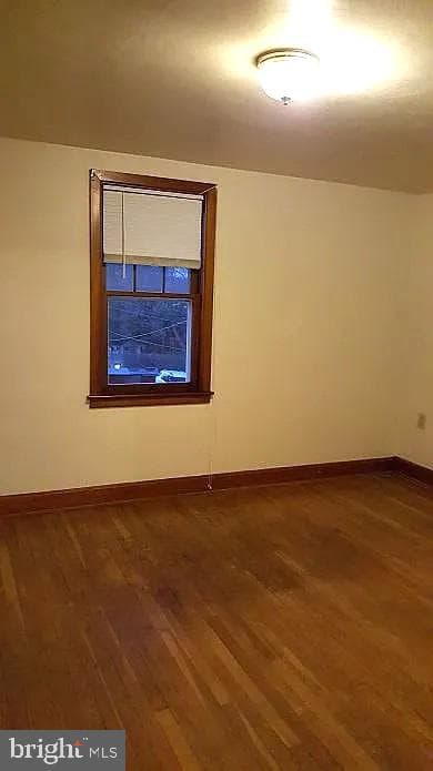 878 York Street photo 4