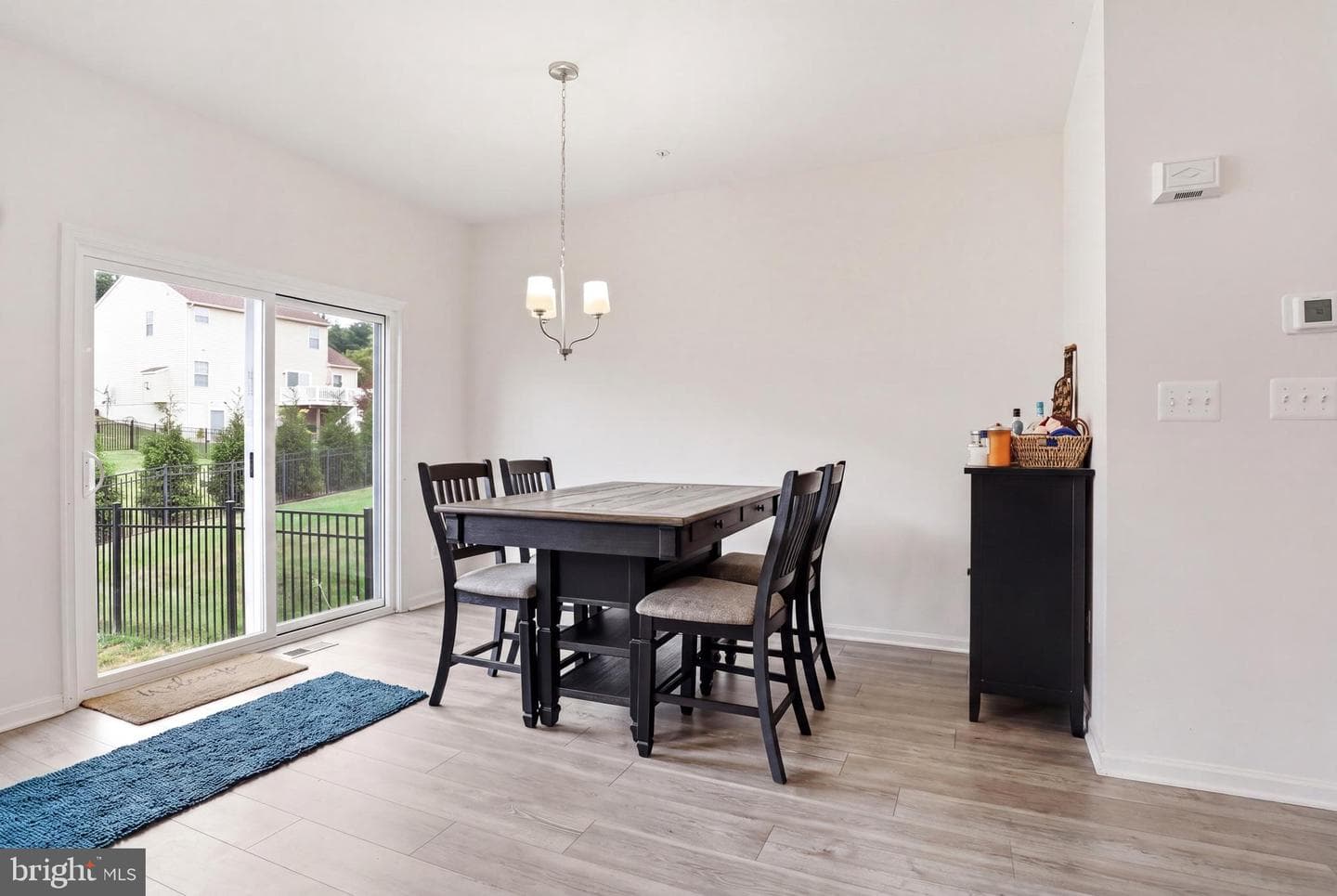 141 Sussex Place photo 11