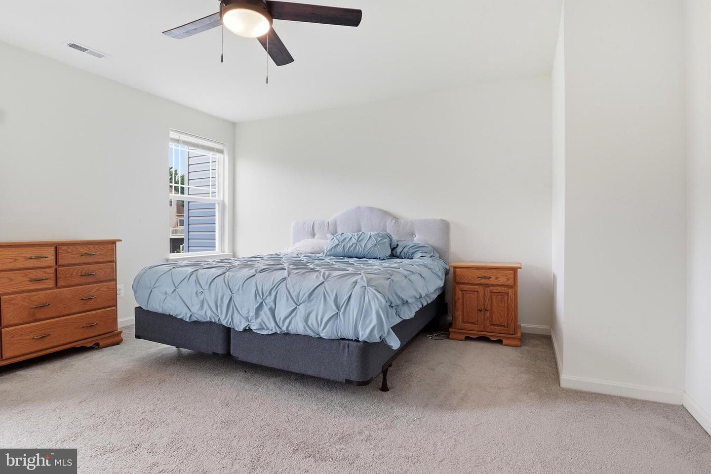 141 Sussex Place photo 22