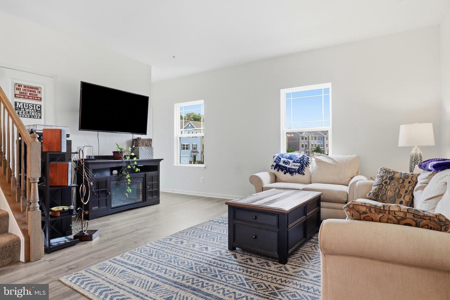 141 Sussex Place photo 9