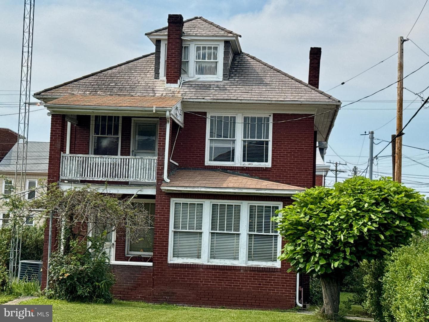990 E Philadelphia Street photo 12