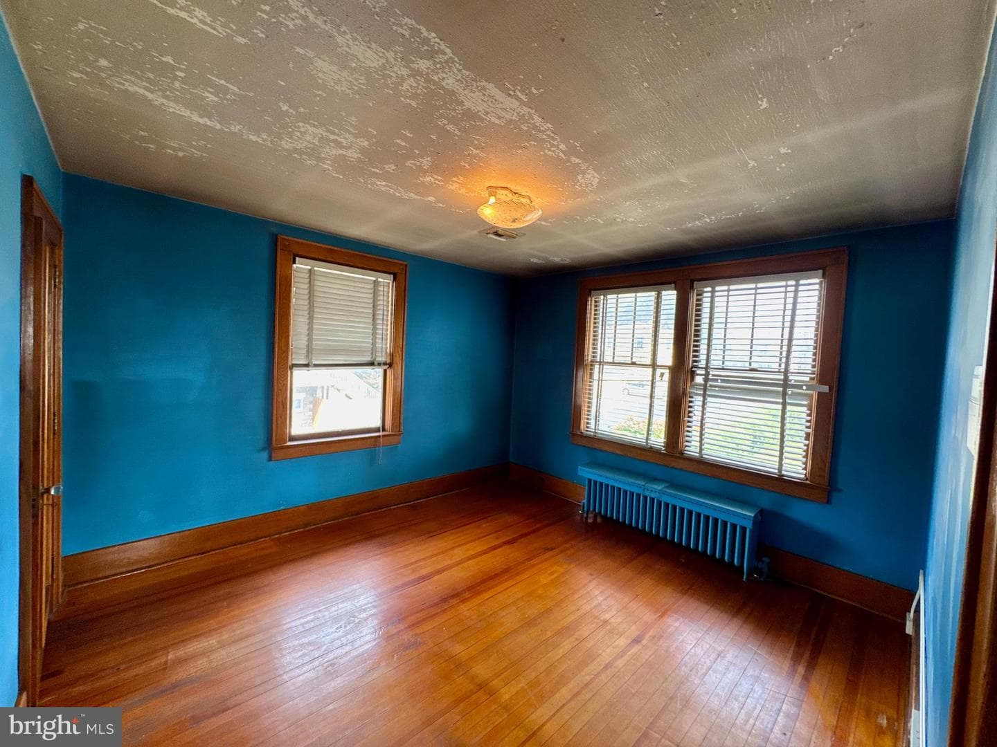 990 E Philadelphia Street photo 31