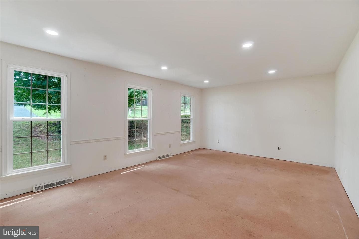 3706 Silverwood Drive photo 11