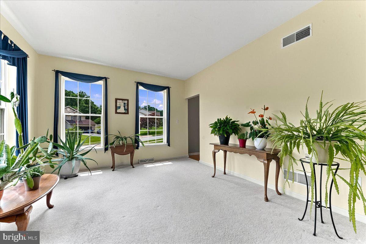 125 Fieldstone Court photo 7
