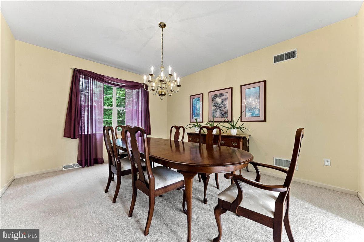 125 Fieldstone Court photo 8