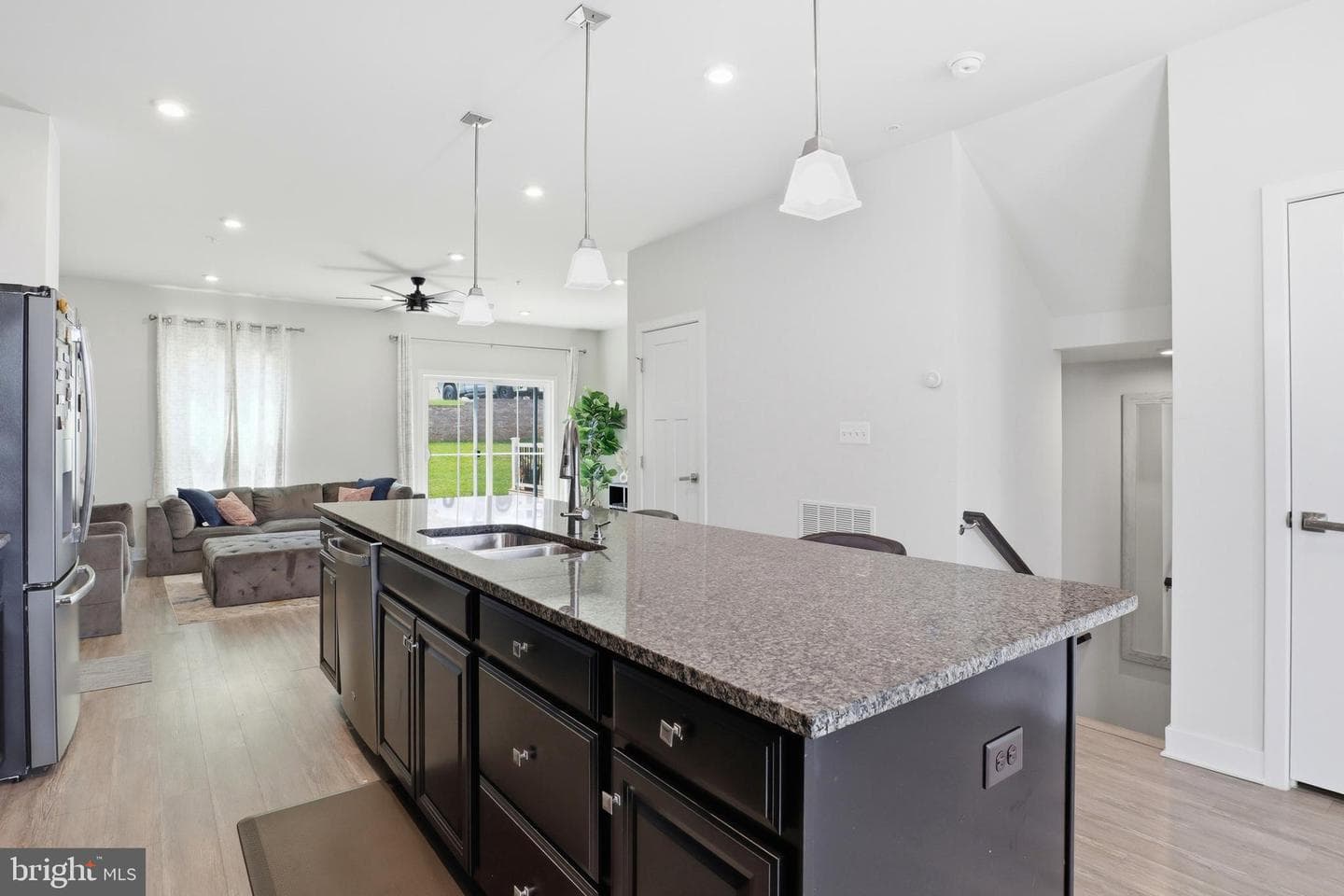 1054 Rosecroft Lane #24 photo 12