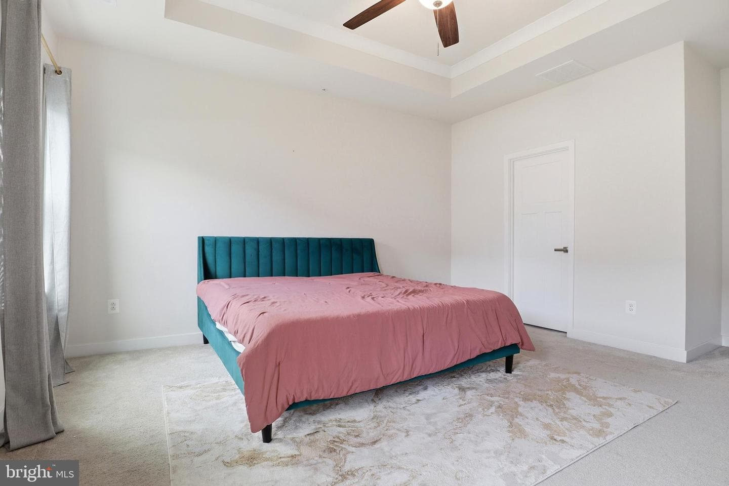 1054 Rosecroft Lane #24 photo 23