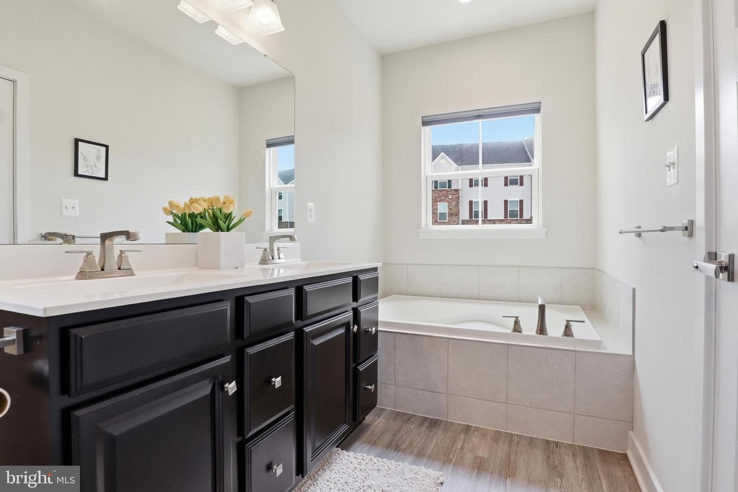 1054 Rosecroft Lane #24 photo 25