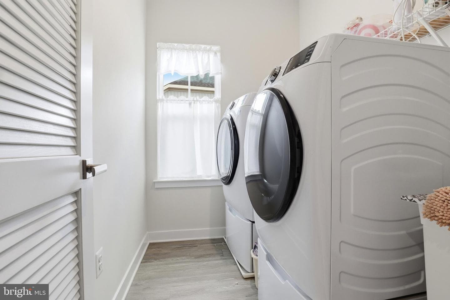 1054 Rosecroft Lane #24 photo 27
