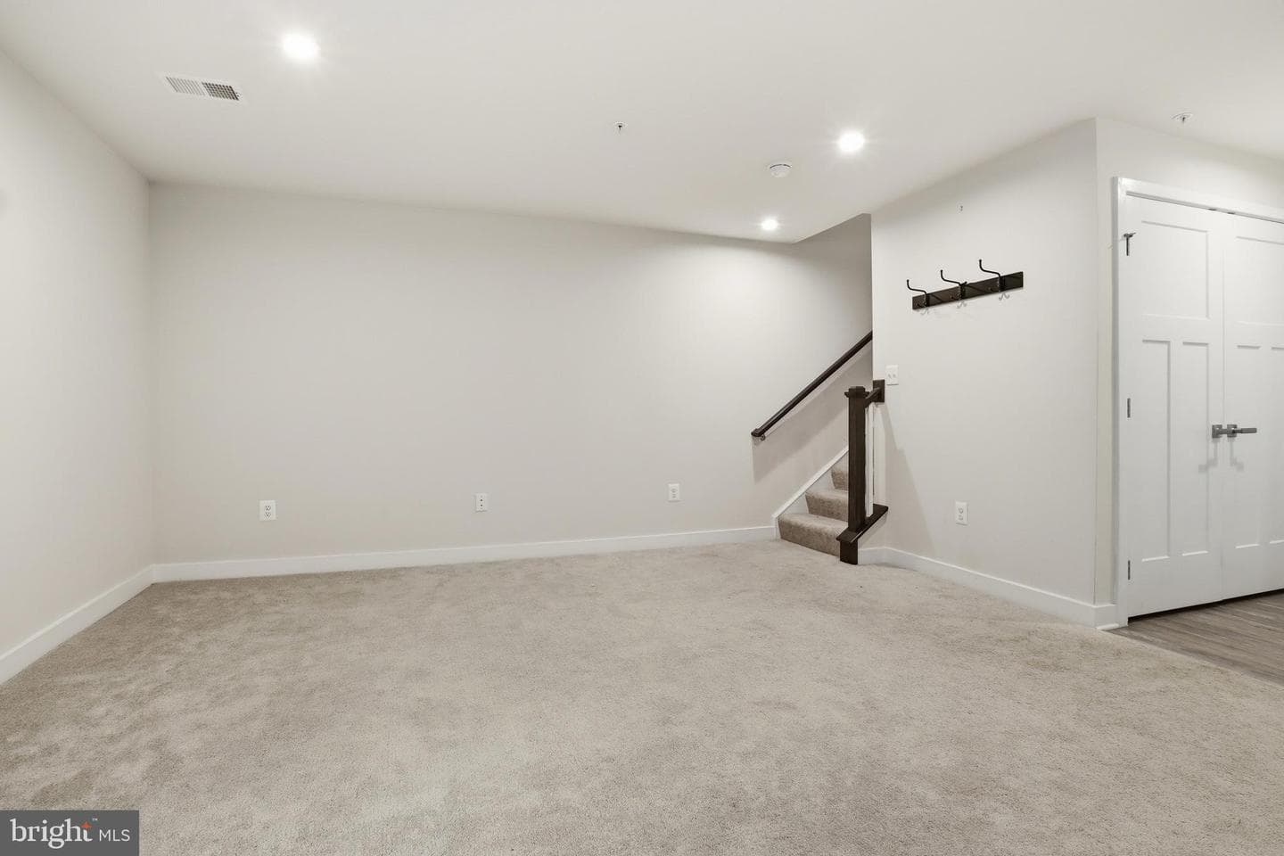 1054 Rosecroft Lane #24 photo 29