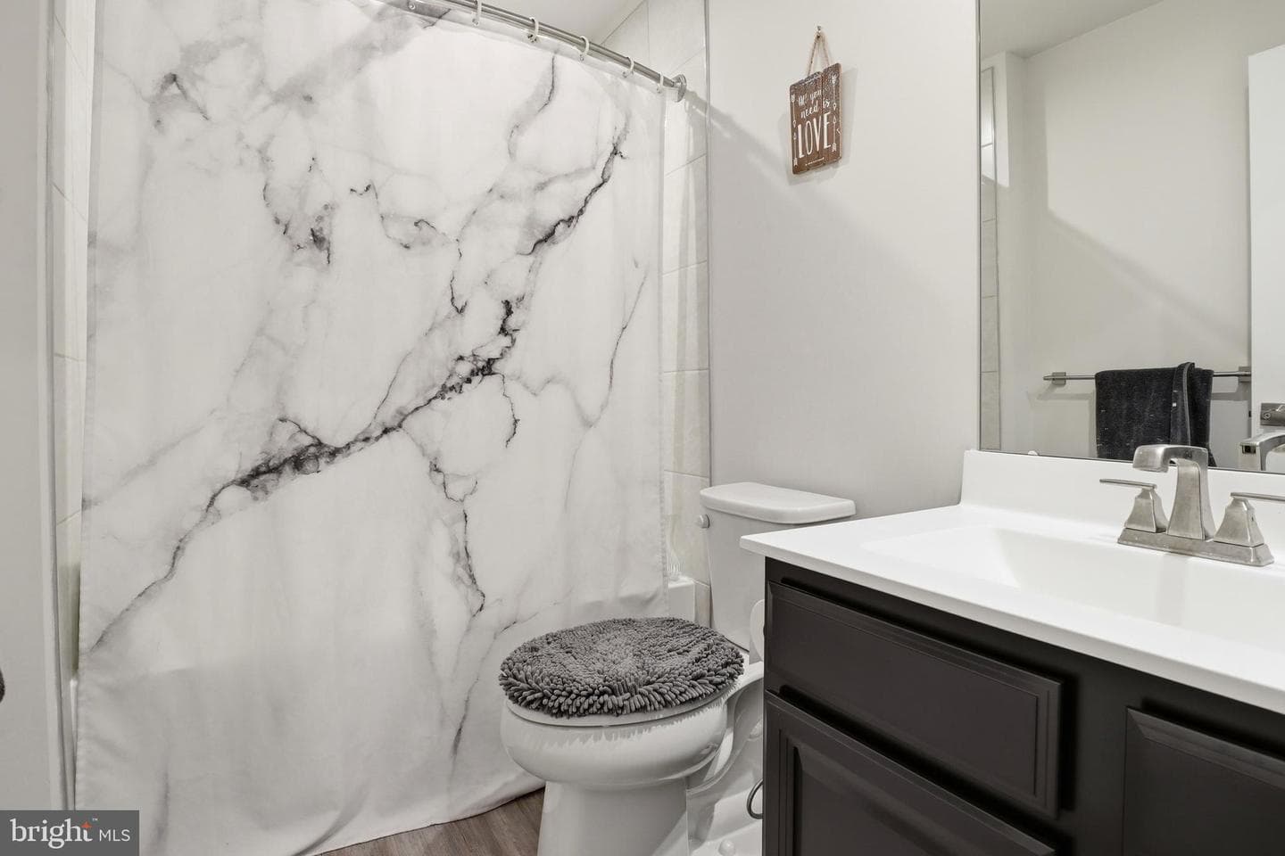 1054 Rosecroft Lane #24 photo 30