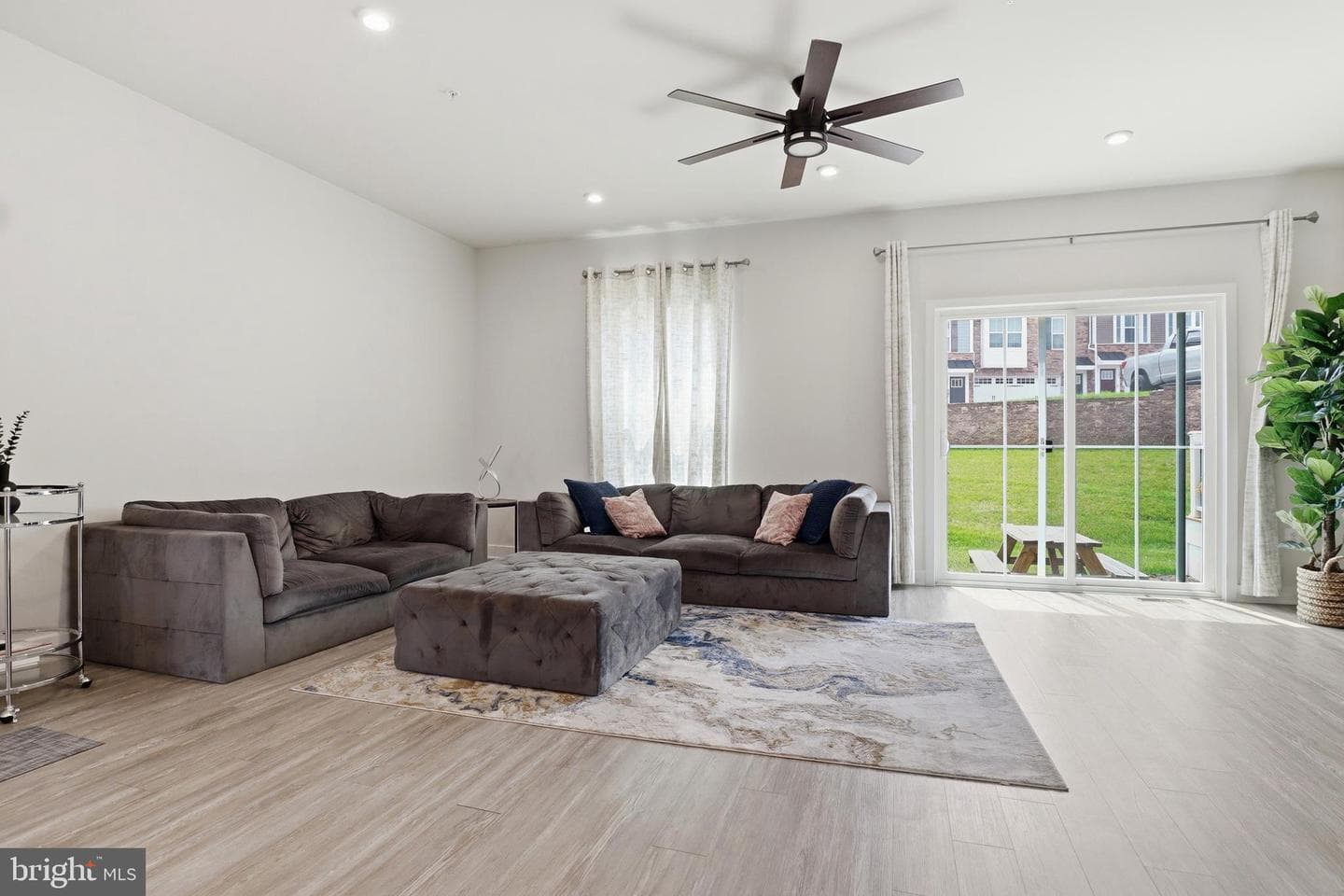 1054 Rosecroft Lane #24 photo 5