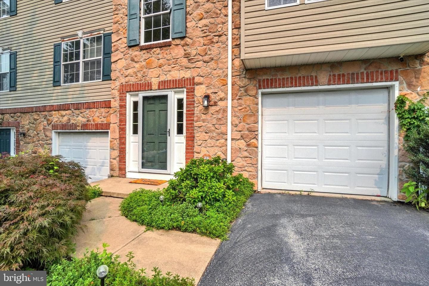 16899 Roosevelt Lane photo 29