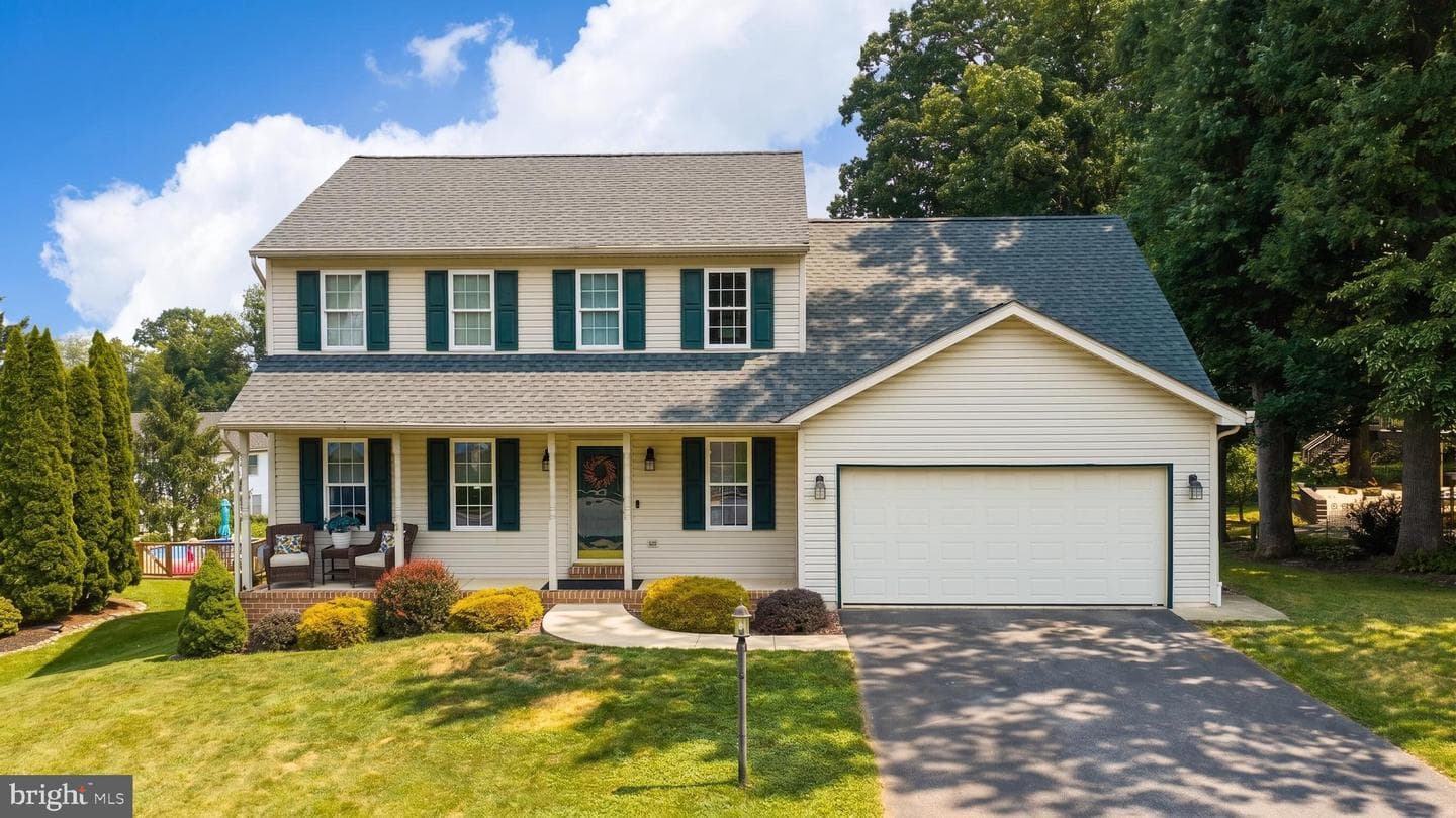 1719 Deer Ford Way, York