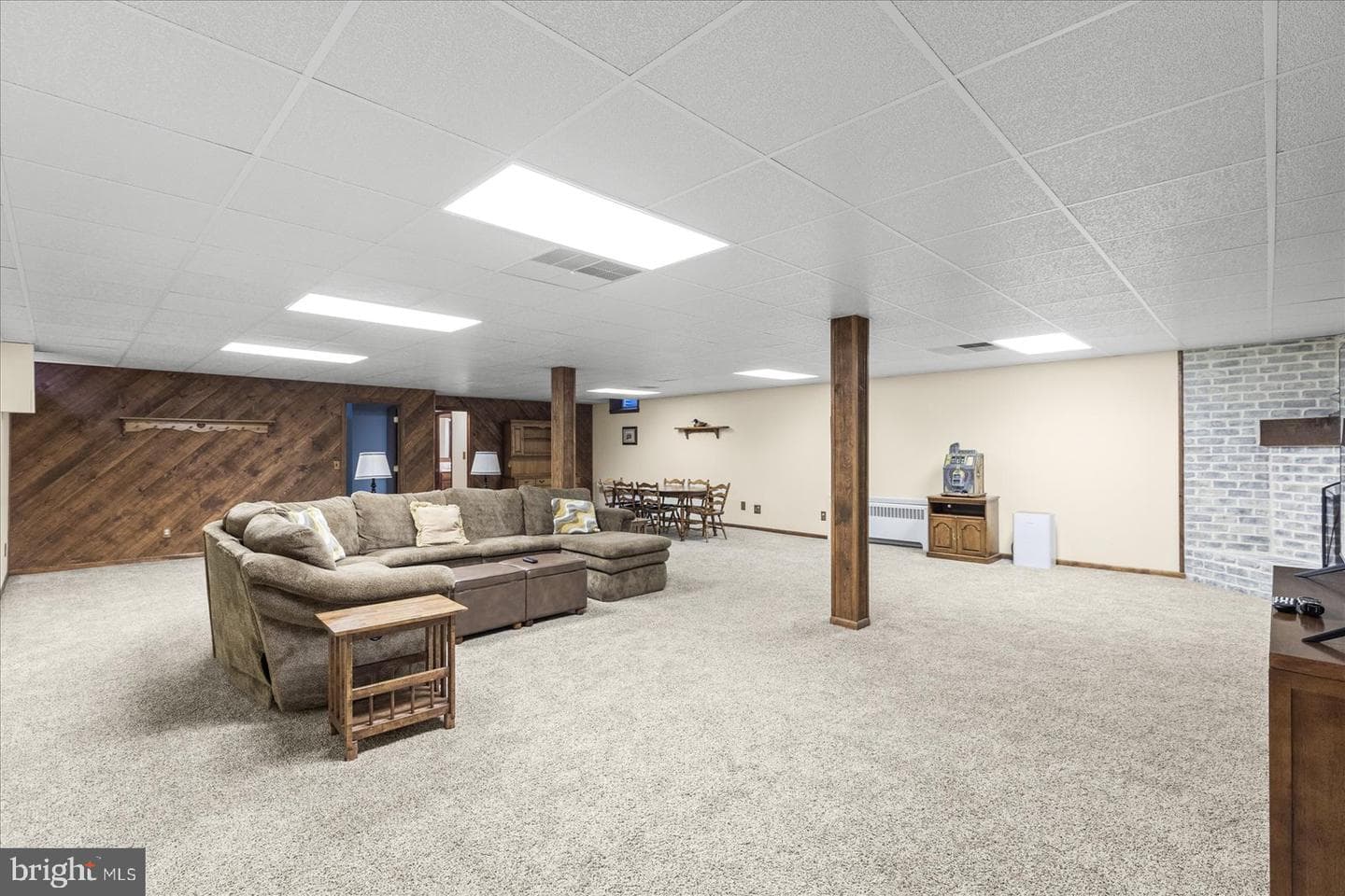 530 Dietz Road photo 25