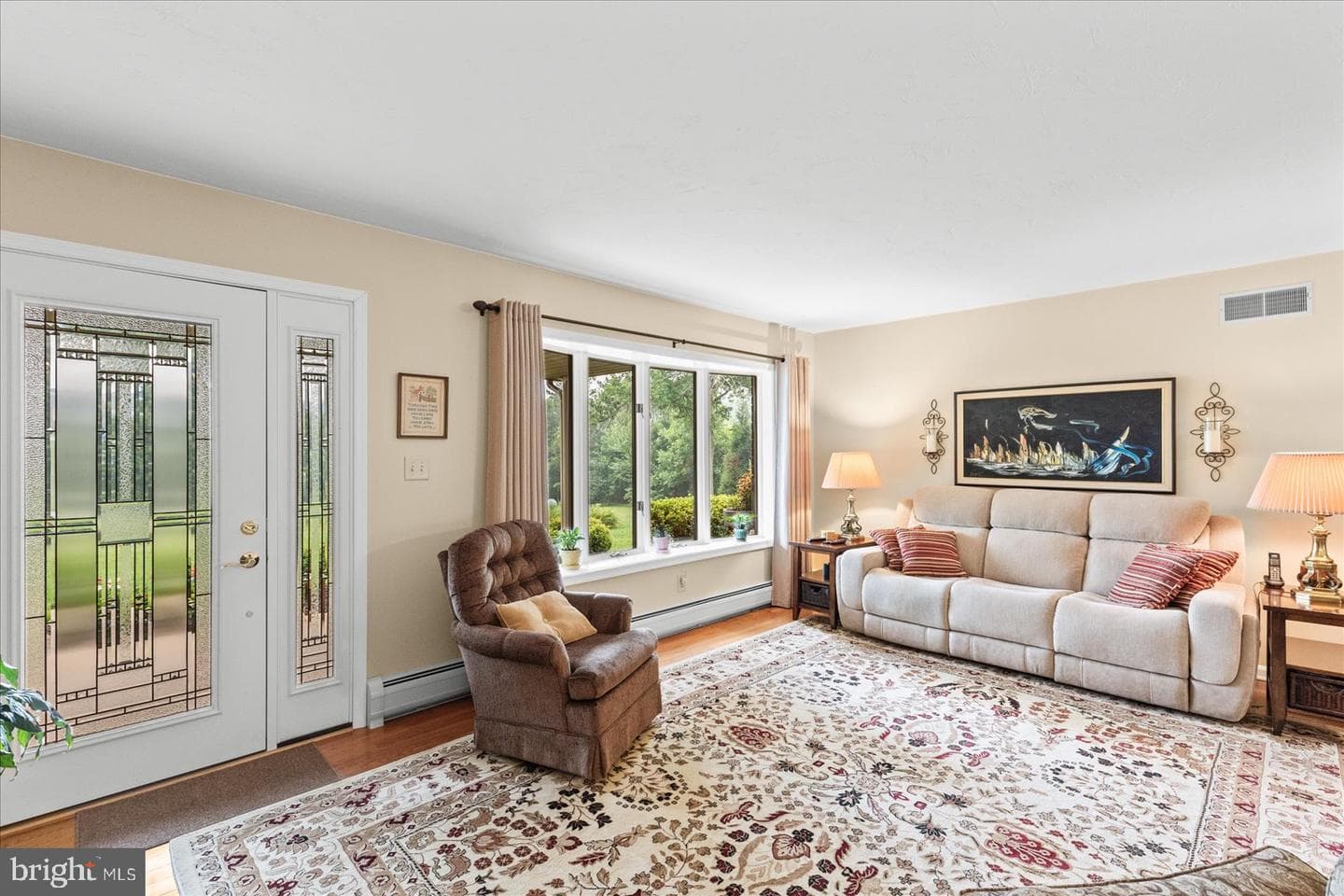 530 Dietz Road photo 5