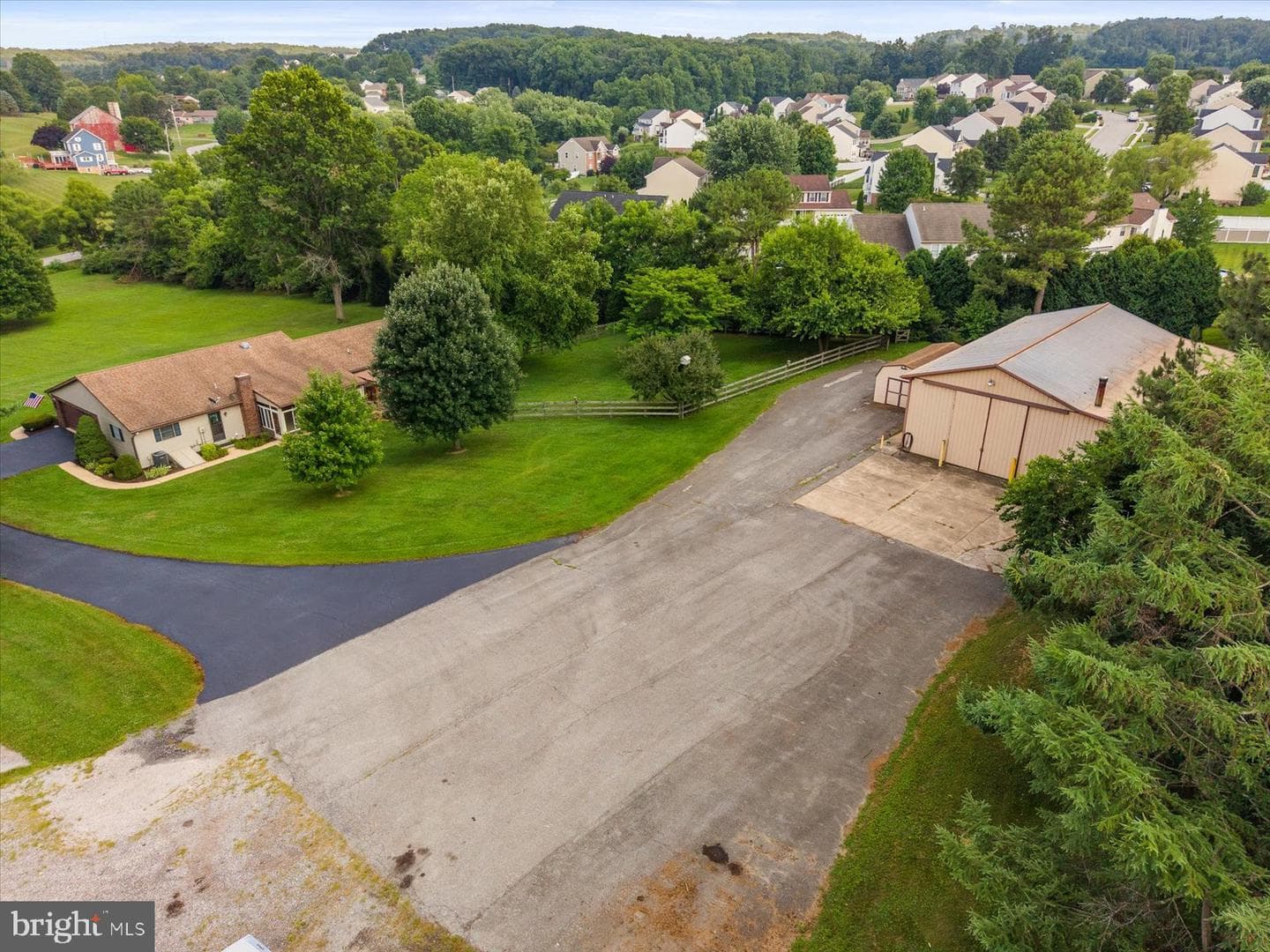 530 Dietz Road photo 53