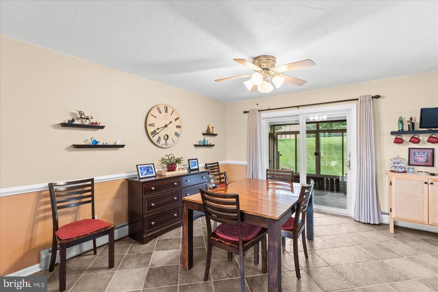 530 Dietz Road photo 7