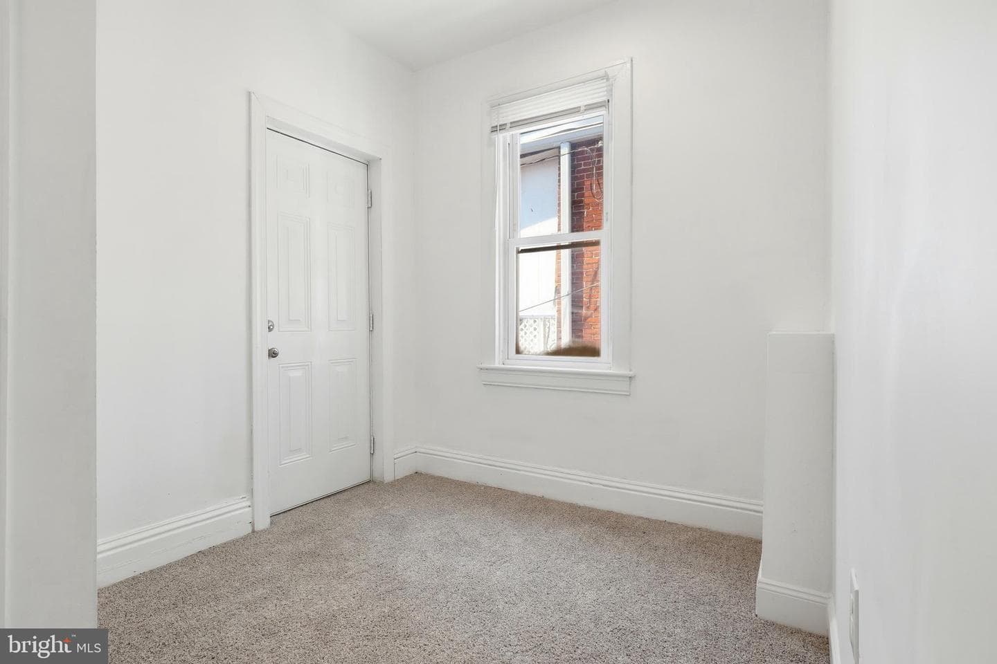 1274 W Princess Street photo 16