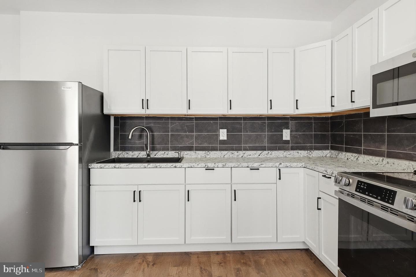1274 W Princess Street photo 9