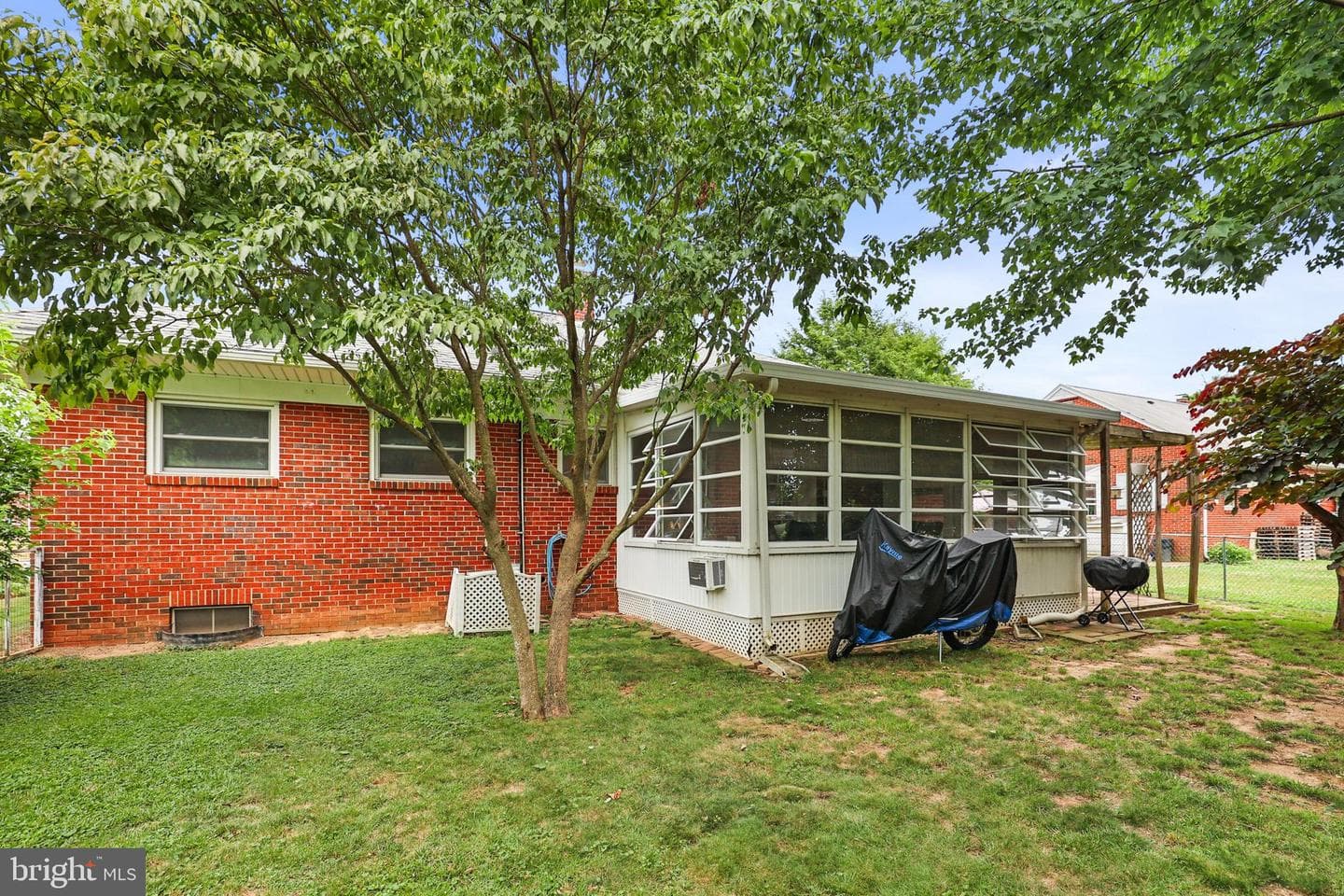208 Willow Street photo 26